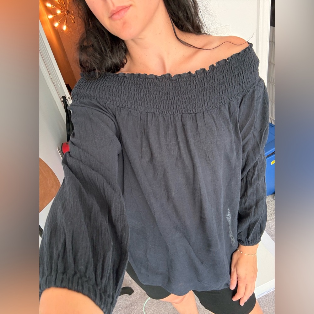 Michael Kors Off the Shoulder Blouse - Picture 2 of 5